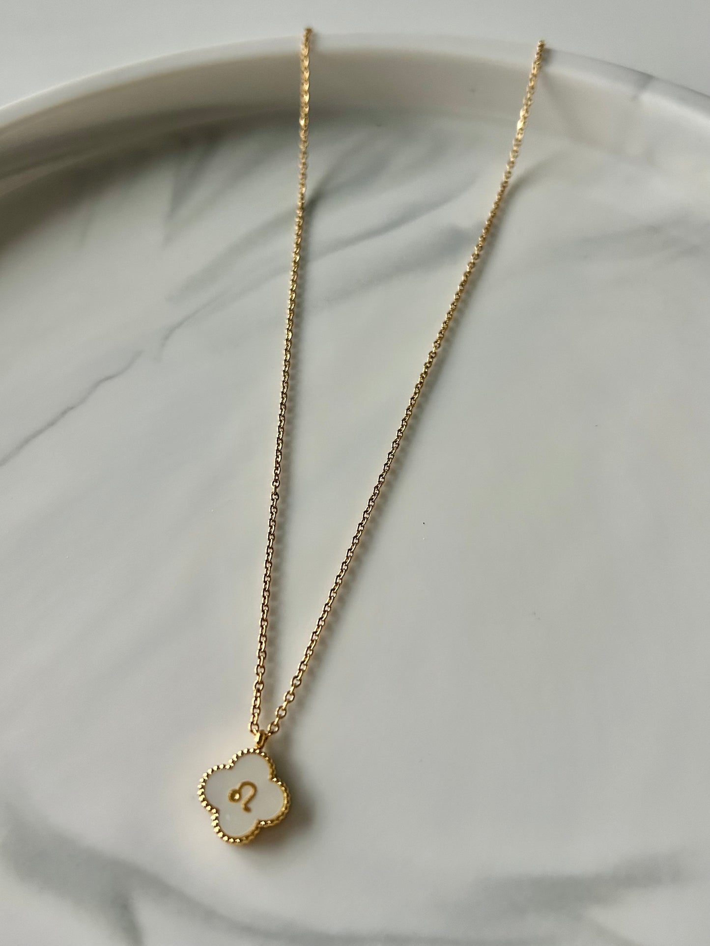 Colliers SIGNES ASTRO WHITE ✨