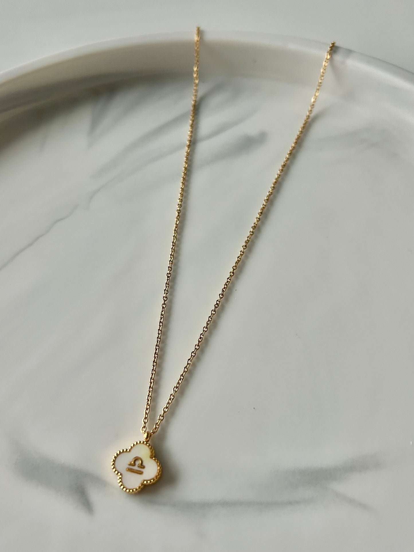 Colliers SIGNES ASTRO WHITE ✨